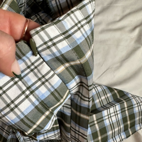 Short Clueless vibes skirt. Fit is smaller, closer to fitting like 14. Not worn. - Picture 2 of 4